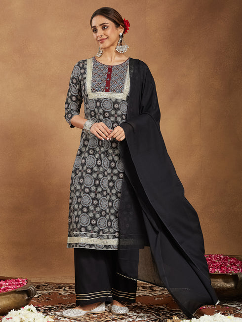 Janasya Women's Black Pure Cotton Ajrakh Printed Straight Kurta Set